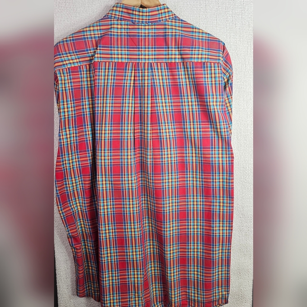 Tommy Hilfiger Men’s XL Plaid Button Down Shirt Classic Flag Logo Red Blue - Picture 3 of 6